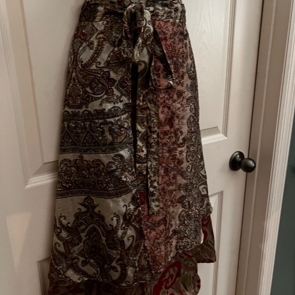 Silk one size wrap around skirt-Kaniza- Imported- 36” Length- NEW - Picture 2 of 14